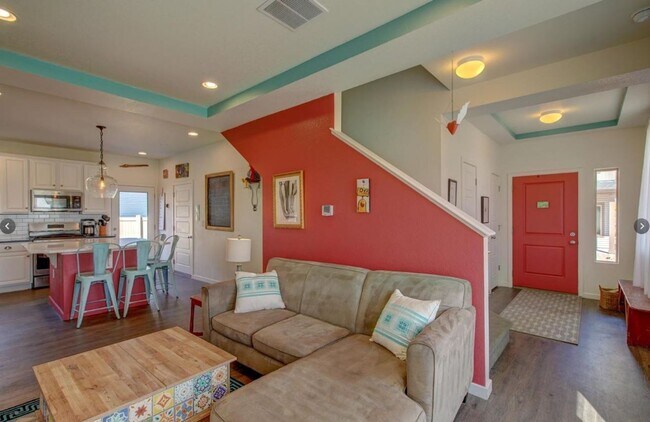 Building Photo - Long Realty & Property Management- Furnish...