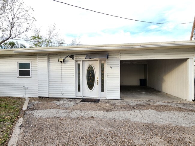 Building Photo - 2600 Countiss Dr