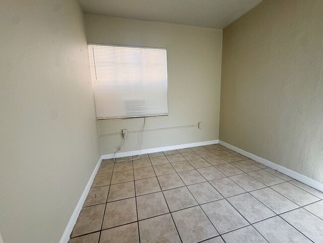 Foto del edificio - 710 N Grove St