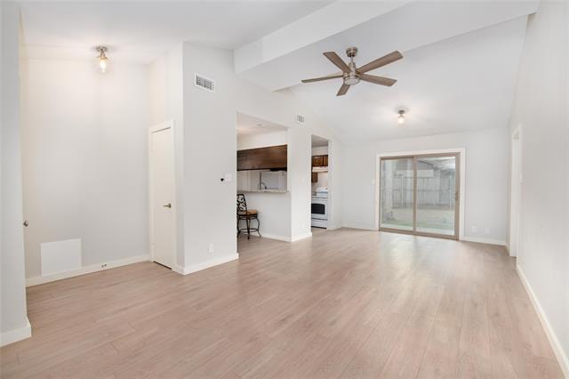 Foto del edificio - 1717 Meadow Oak Dr