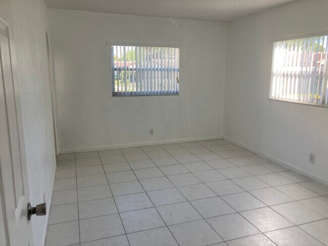 Foto del edificio - 9374 SW 3rd St