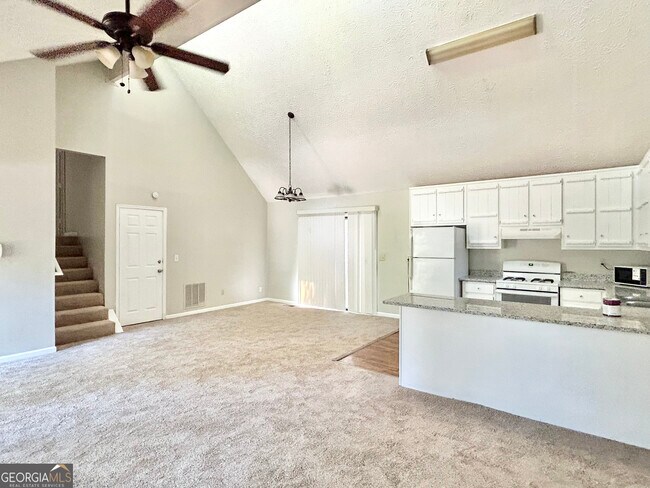 Foto del edificio - 5955 Sutton Pl