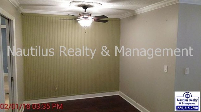 Foto del edificio - 7205 Lagoon Dr