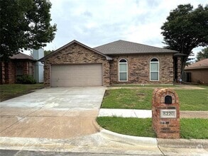 Building Photo - 8220 Lara Ln