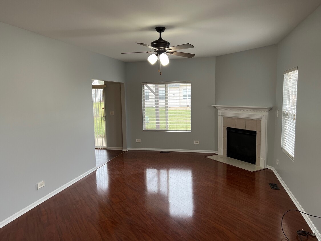 Primary Photo - 1706 Fredericksburg Ln