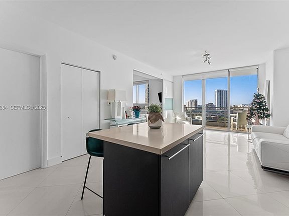 Foto del edificio - 90 SW 3rd St