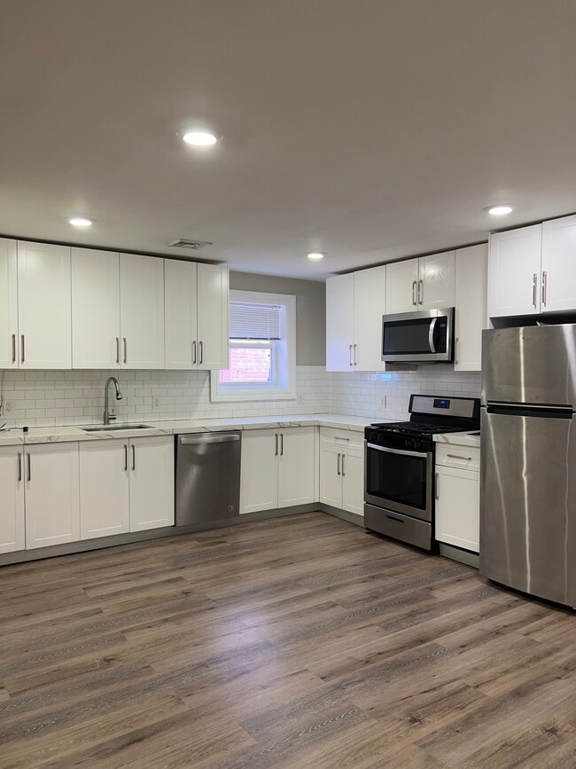 Kitchen - 572 Main St