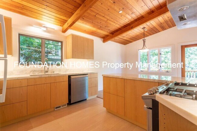 Building Photo - 60 Corte Madera Ave