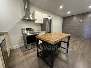 Building Photo - 889 Mt Ida Dr