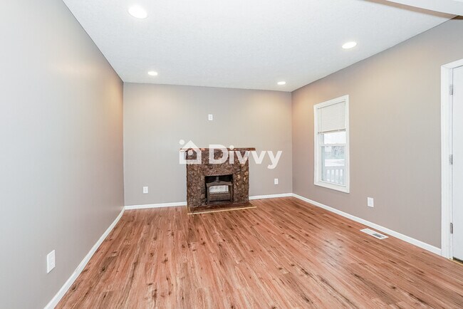 Building Photo - 3143 Elyria Ave, Lorain, OH 44055