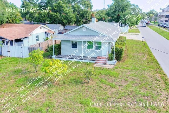 Photo - 602 4th Ave SW House