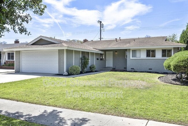Building Photo - 4236 W Oak Ave