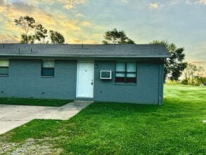 Building Photo - 102 NW K St