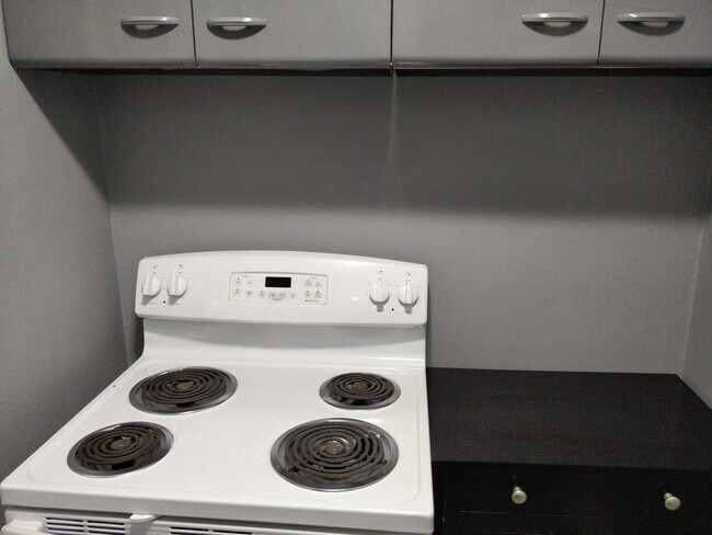 Kitchen - 4641 State Rd