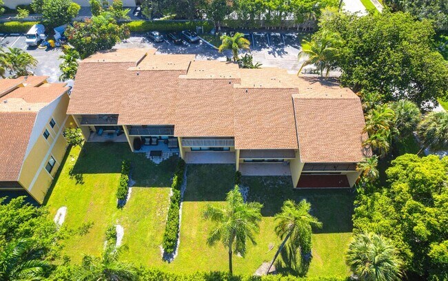 Foto del edificio - 663 Dover St