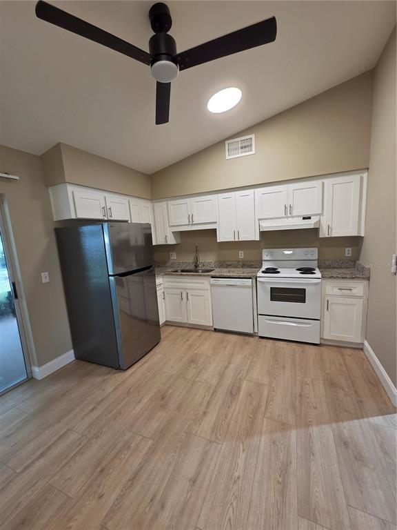 Building Photo - 3334 Sassafras Ct