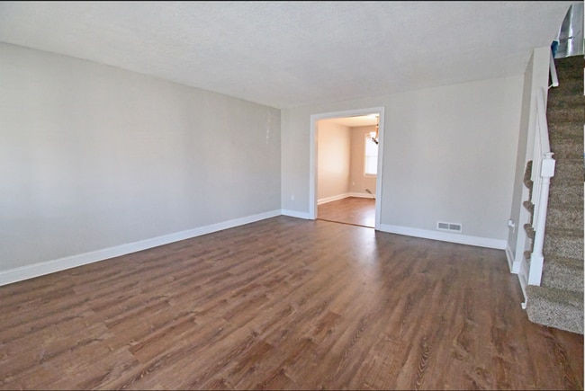 Building Photo - 1920 Barry Rd