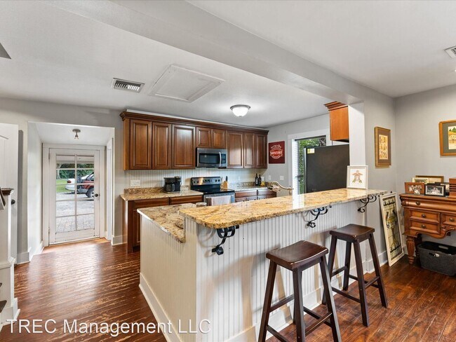 Building Photo - 3 br, 2 bath House - 632 TILDENVILLE SCHOO...