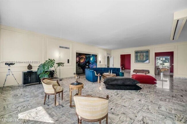 Building Photo - 4 br, 3.5 bath Condo - 5255 Collins Ave # ...