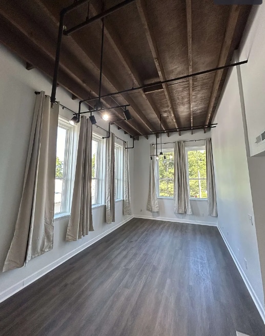 Building Photo - 225 Jackson Ave