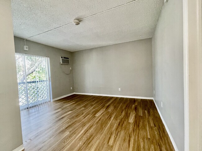 Building Photo - 13035 Emerald Dr