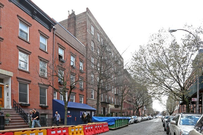 Building Photo - 344 W 12th St