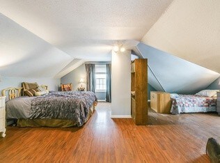 Foto del edificio - 917 Lombard Ave