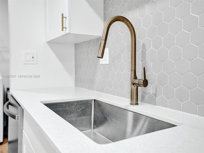 Foto del edificio - 932 Mandarin Isle