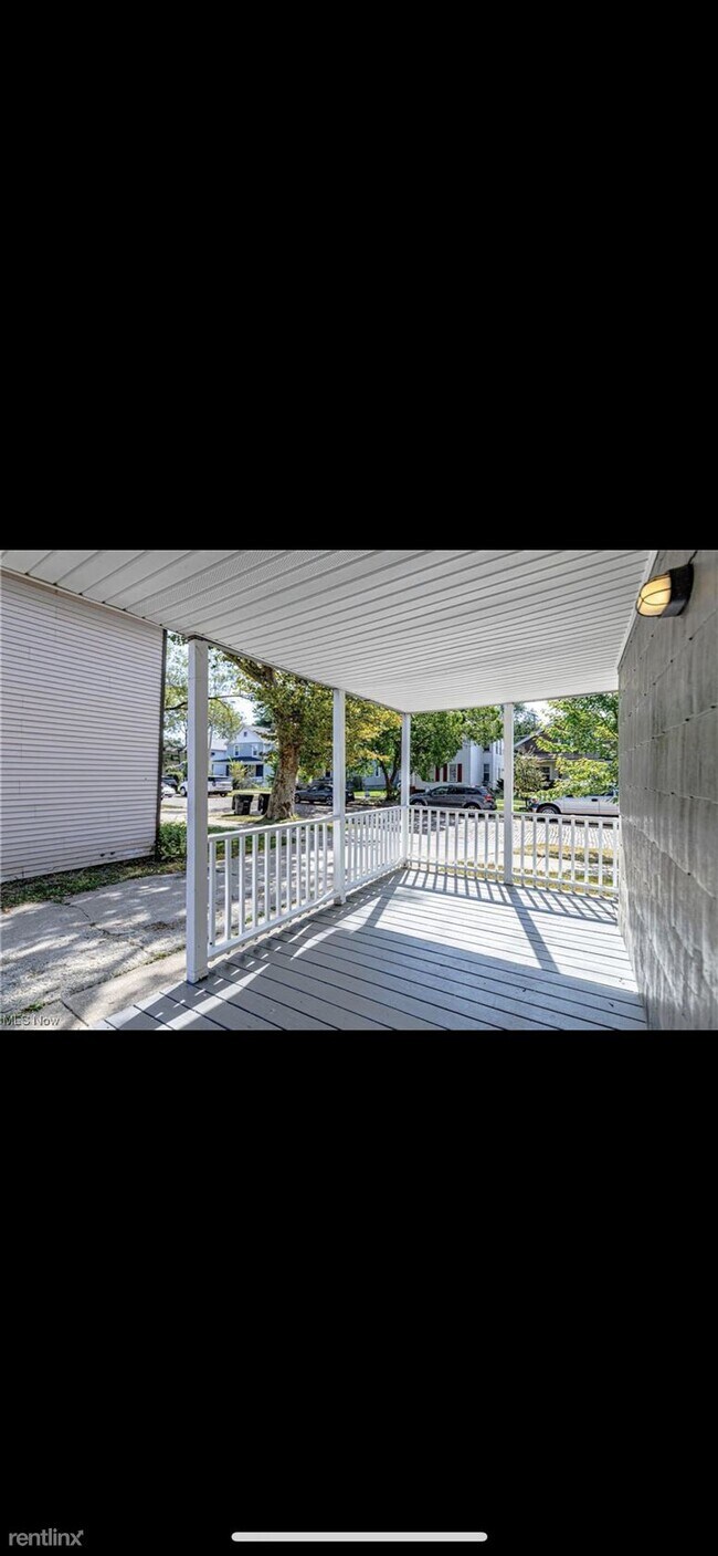Building Photo - 4 br, 2 bath House - 6018 Pear Avenue