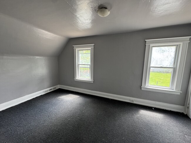 Building Photo - 108 Durnan St