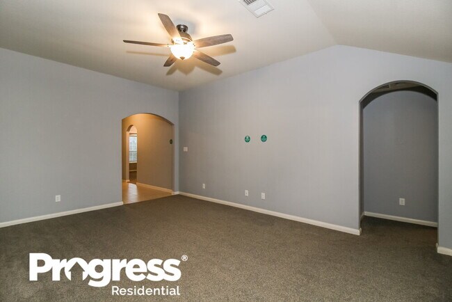Building Photo - 204 Cottonwood Dr