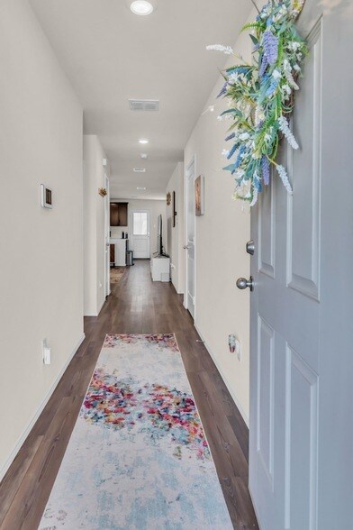 Foto del edificio - 209 Wishbone Ln