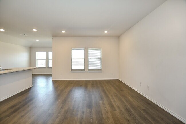 Foto del edificio - 901 Silver Maple Ln