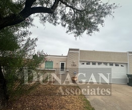 Building Photo - 1901 Callaway Dr