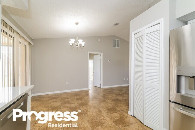 Building Photo - 637 Baldwin Dr