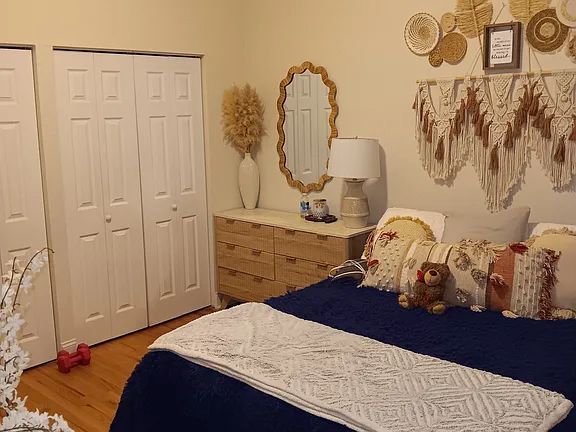 Building Photo - 916 Green Bay Rd