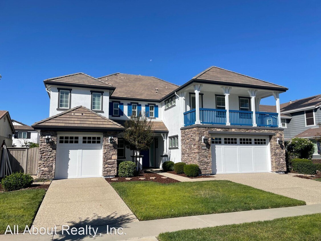 5 br, 4.5 bath House 2633 PIPESTONE LOOP House Rental in Roseville