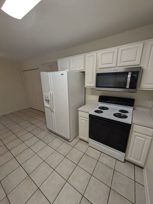 Foto del edificio - 2BD/2.5BA Unit at Water Oaks in Hickory