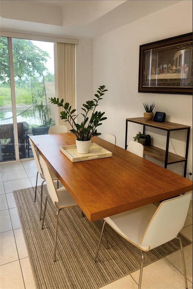 Building Photo - 1002 SW 144th Ave