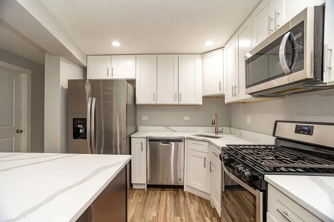 Building Photo - 4906 N Rockwell St