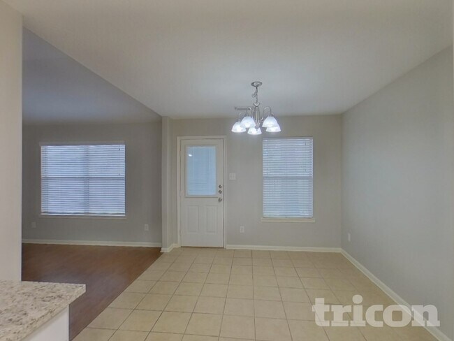 Foto del edificio - 14045 Buckskin Dr