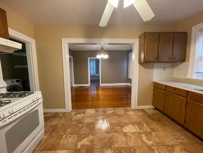 Overview - 39 Armstrong Ave