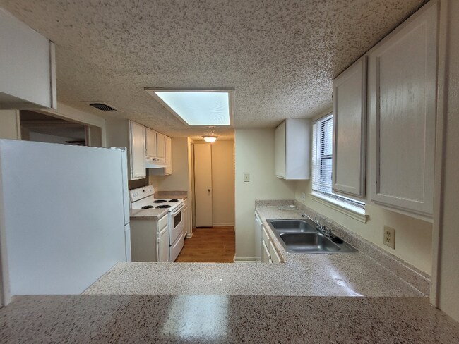 Foto del edificio - 6303 Windsor Castle