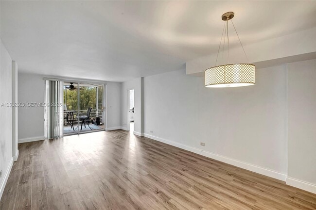 Foto del edificio - 3660 NE 166th St