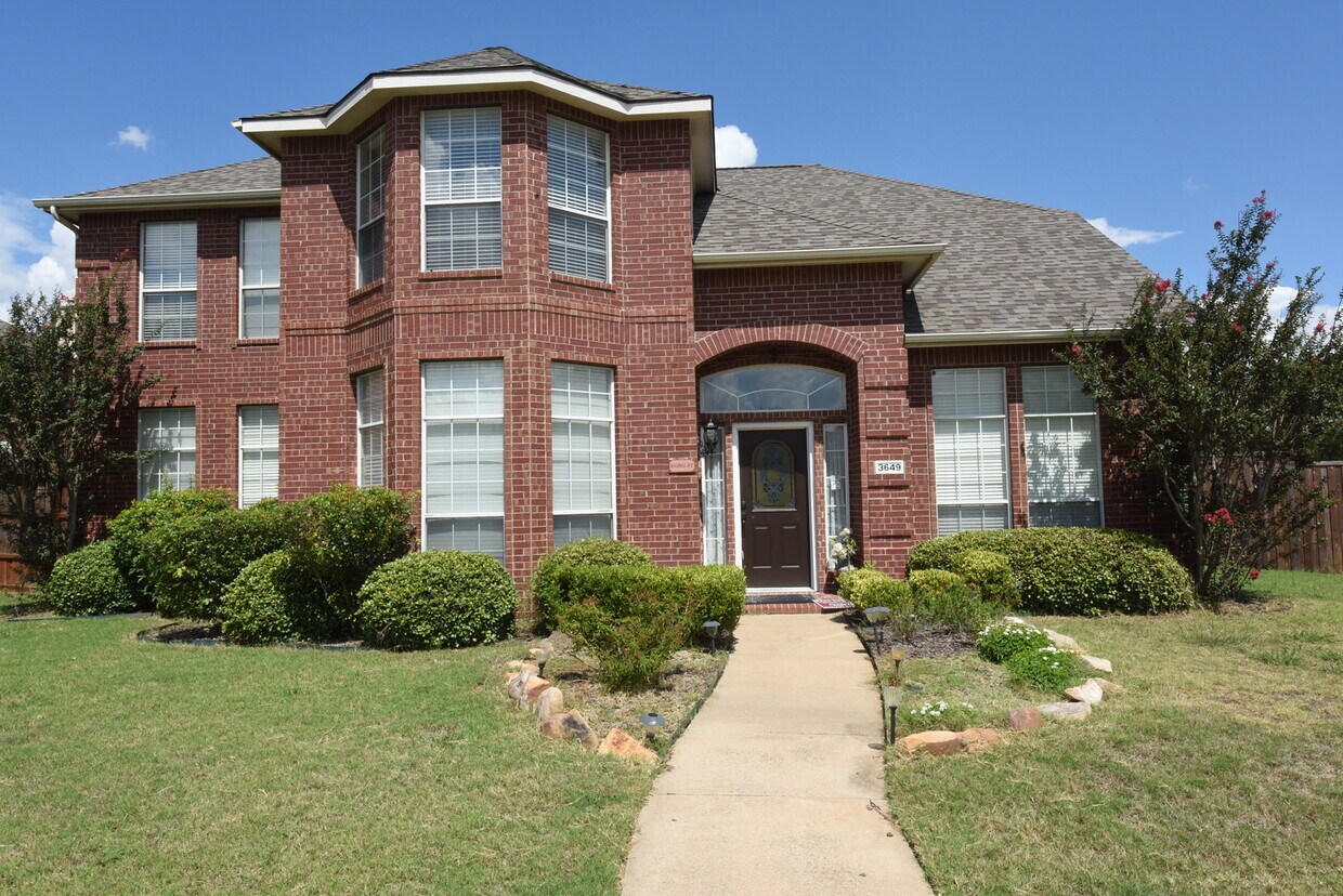 Primary Photo - Grand home for rent in Plano!