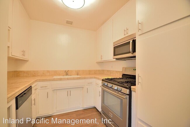 Building Photo - 1141 11th St