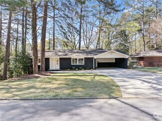 Building Photo - 1749 N Holly Ln NE