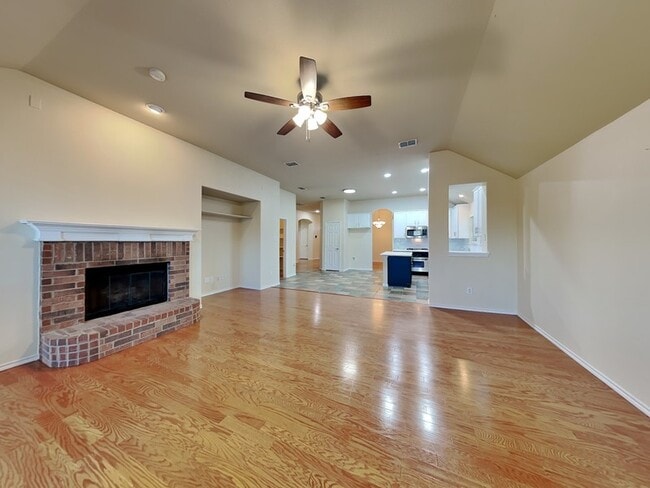 Photo - 1032 Bending Oak Dr House