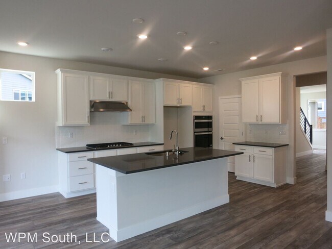 Building Photo - 6 br, 3.5 bath House - 33284 Glacier Ave SE