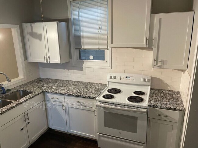 Building Photo - 517 Splitlog Ave